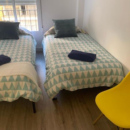 Centro Grupos Malaga Parking Gratis 3 Apartment Exterior photo