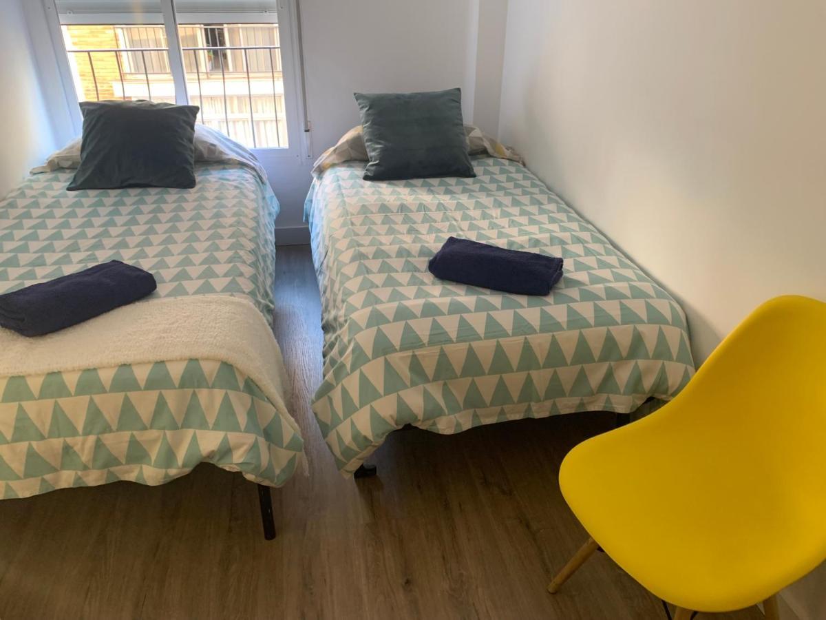 Centro Grupos Malaga Parking Gratis 3 Apartment Exterior photo